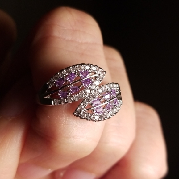 White Gold Plated Leaf Ring - Picture 2 of 3